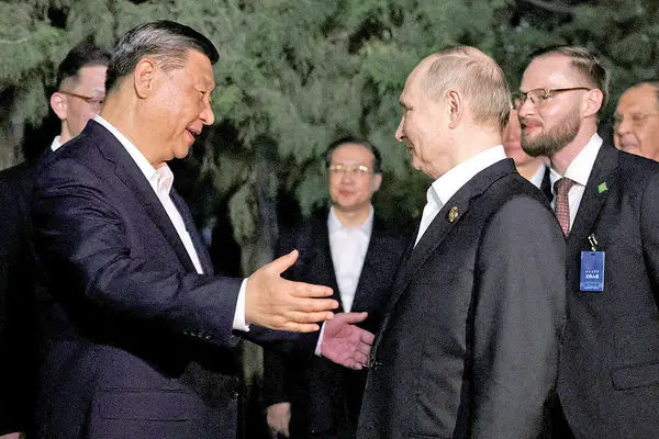 چرا دلار از مبادلات روسیه و چین حذف شد؟