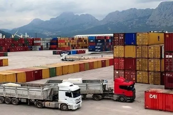 رشد 45 درصدی واردات کالاهای اساسی در سه ماه ابتدای سال 